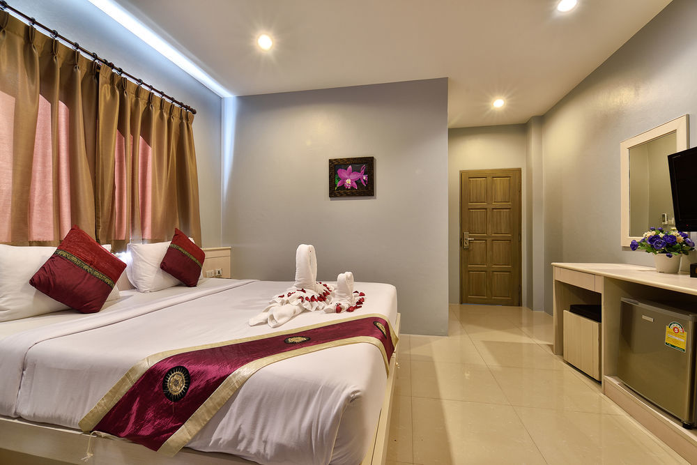 88 Hotel Patong Exterior foto