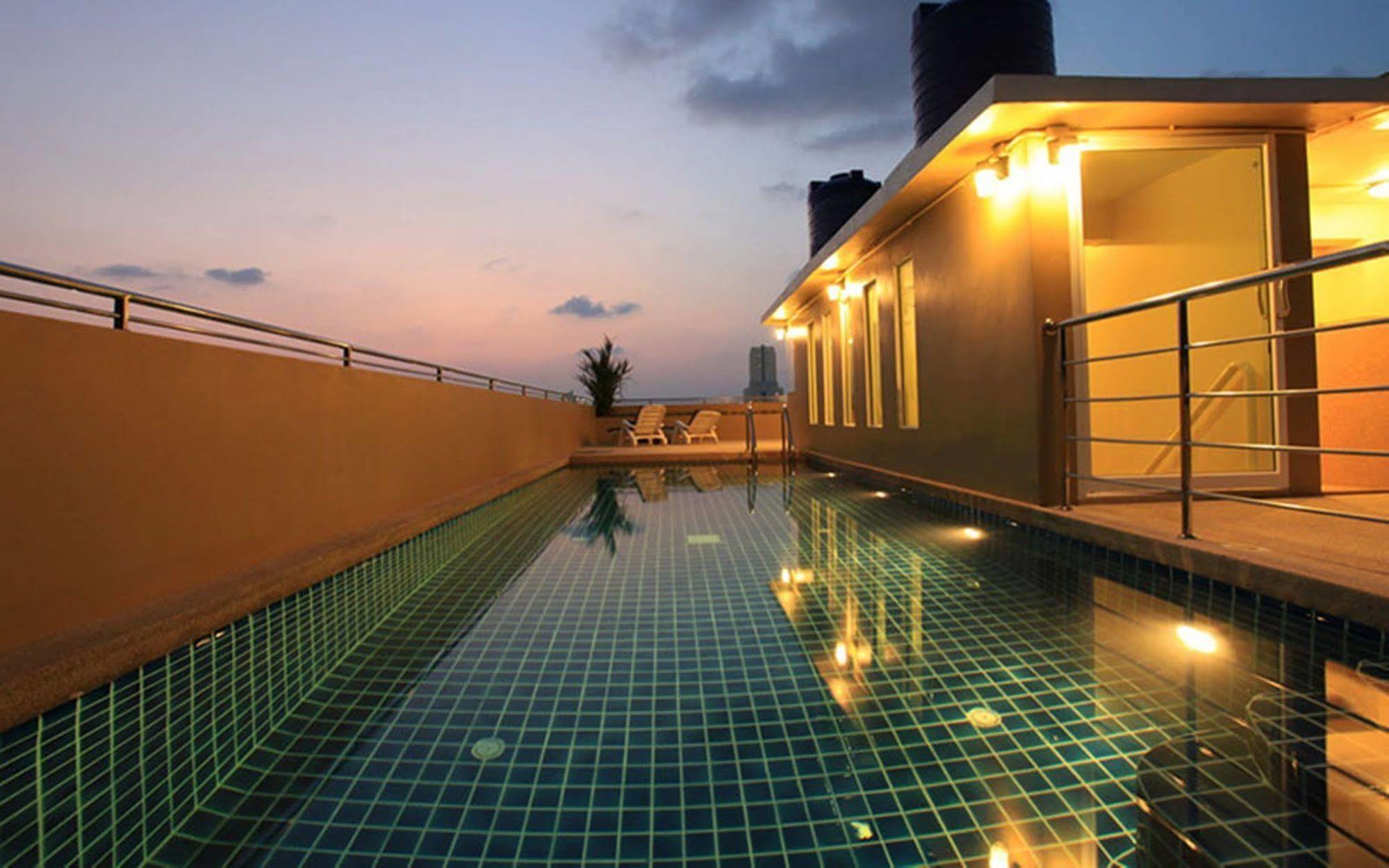 88 Hotel Patong Exterior foto